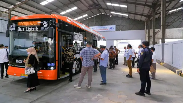 Planificar mejor el transporte rápido por autobús en Indonesia
