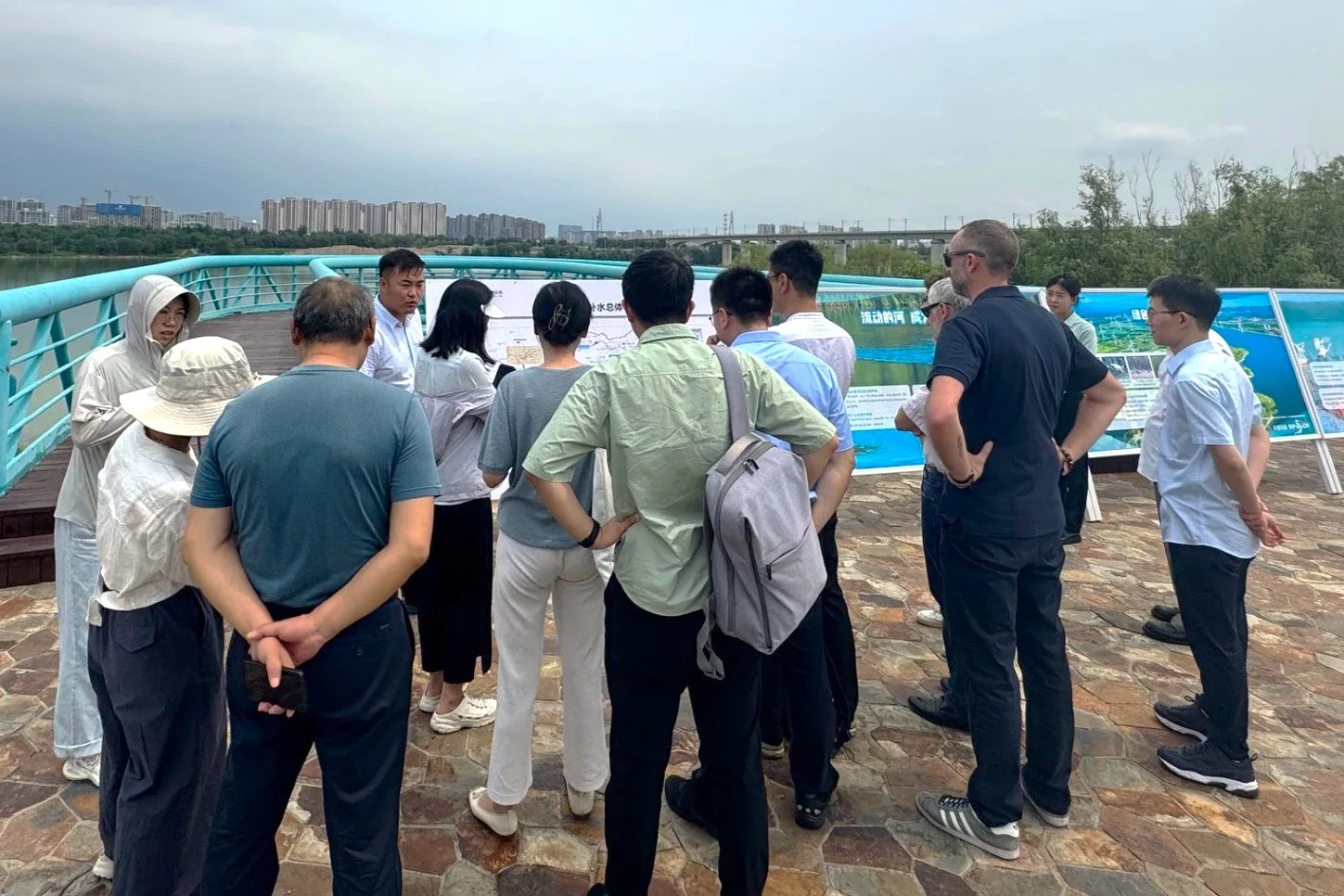 Visita de campo conjunta durante un intercambio del proyecto