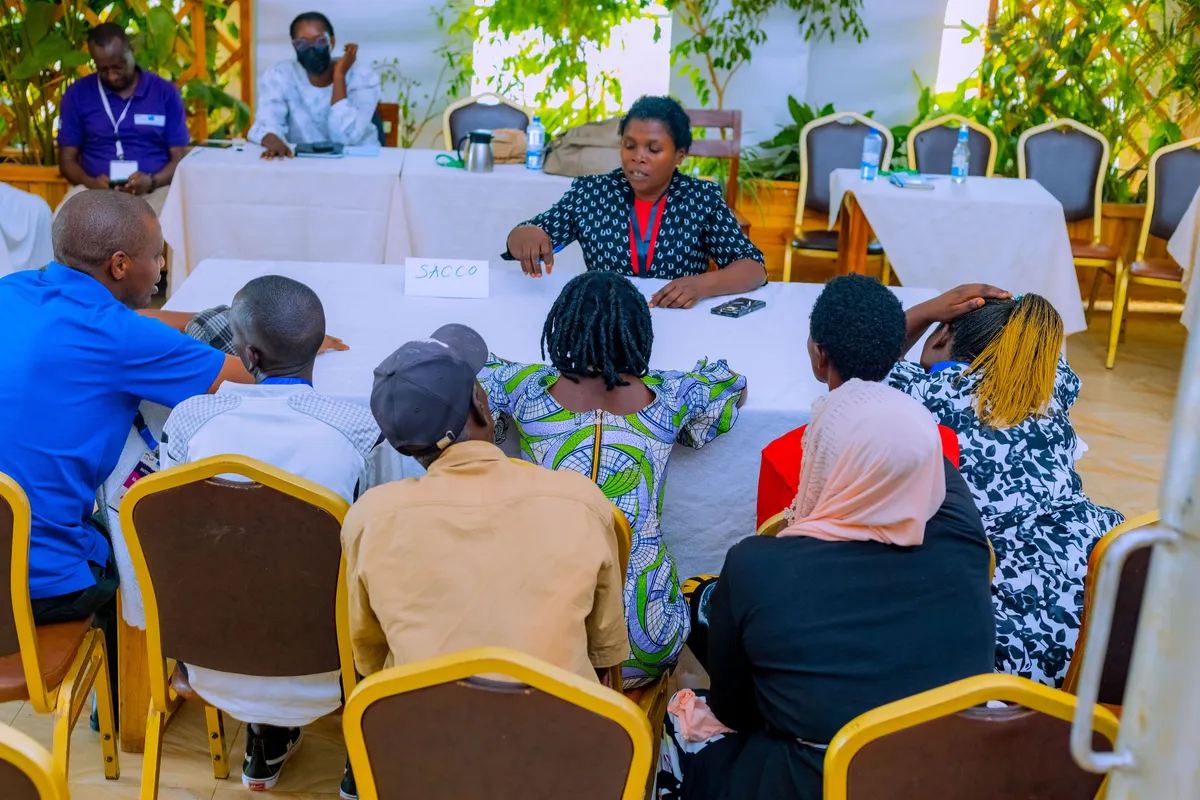 Acto Meet-the-Banker con una SACCO local