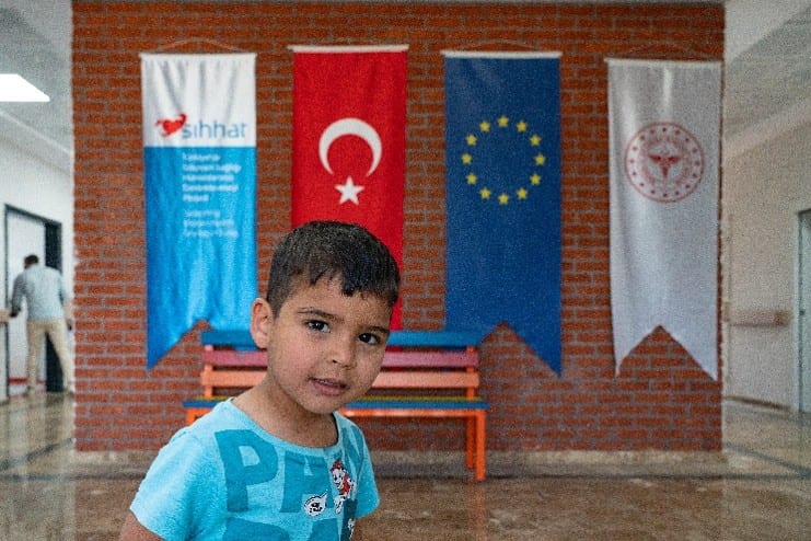 Monitorear el apoyo de la UE a las personas refugiadas en Türkiye para fomentar decisiones basadas en evidencia