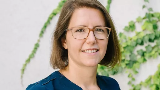 Holly Hufnagel headshot