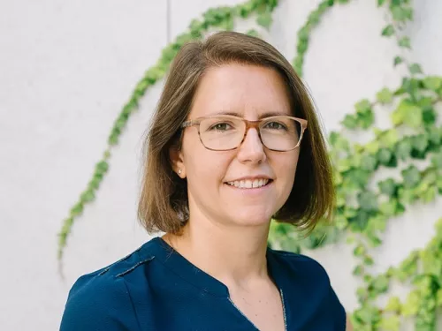 Holly Hufnagel headshot